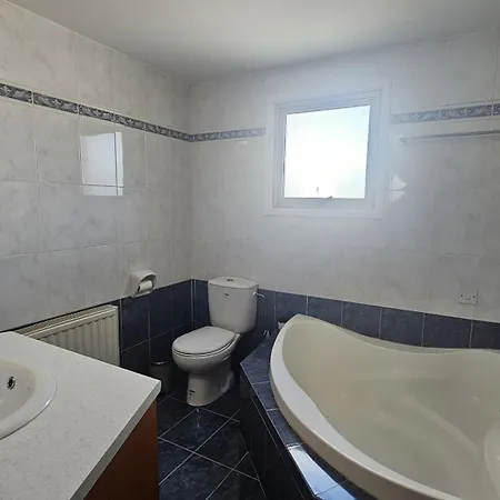 Uptown Lägenhet Engomi