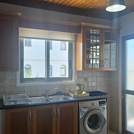 Uptown Apartment Engomi