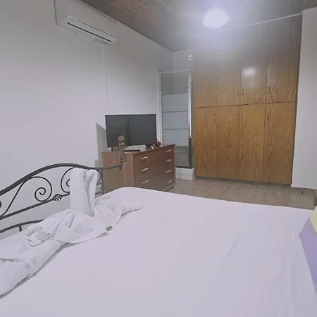 Uptown Apartment *